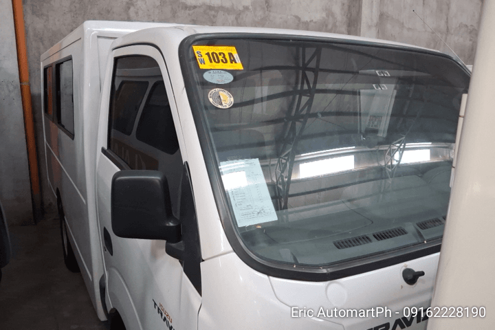 2025 Isuzu Traviz VT02